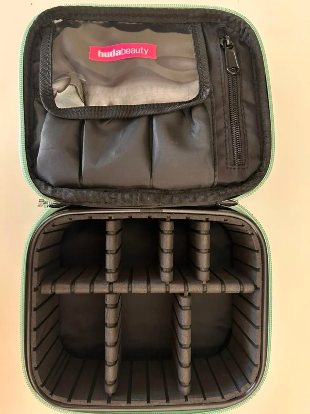Huda Beauty beauty bag mint